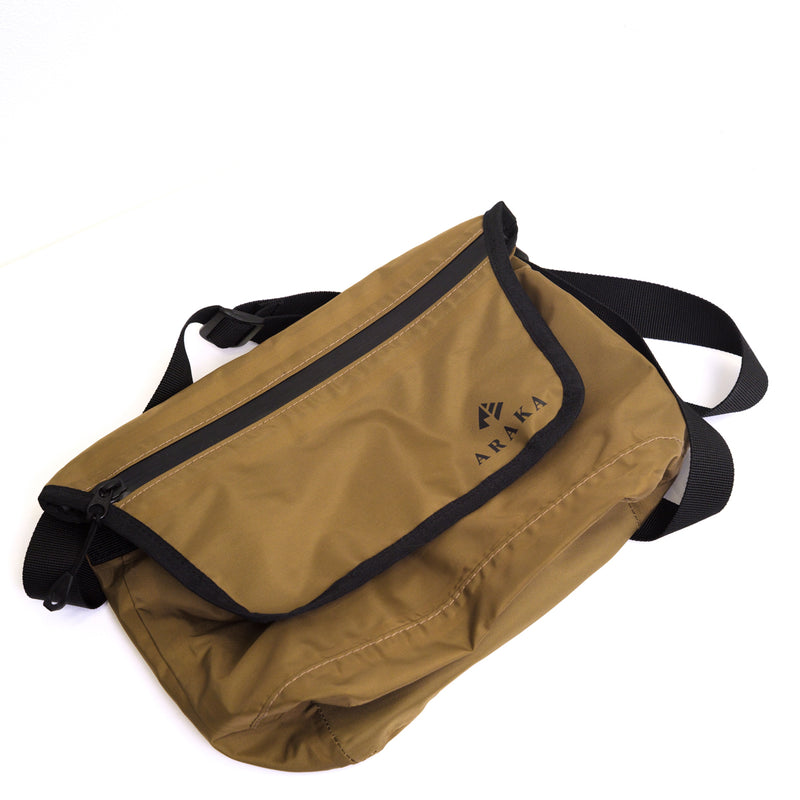 ARAKA SHOULDER BAG