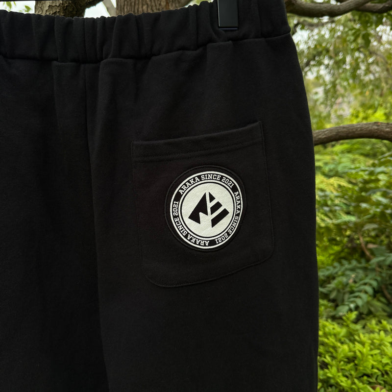 ARAKA LOGO SWEATPANTS