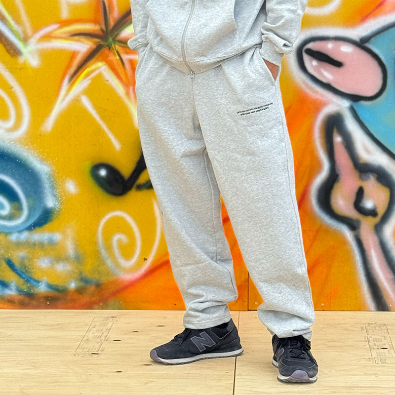 ARAKA LOGO SWEATPANTS