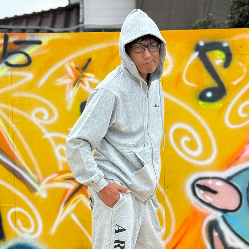 ARAKA CIRCLE LOGO ZIP HOODIE