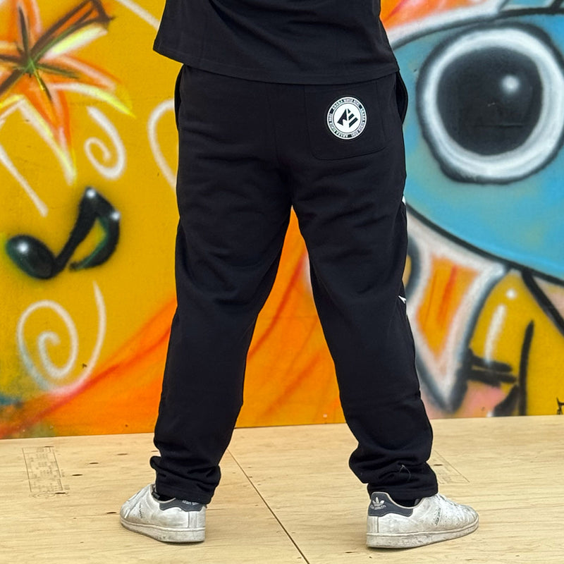 ARAKA LOGO SWEATPANTS