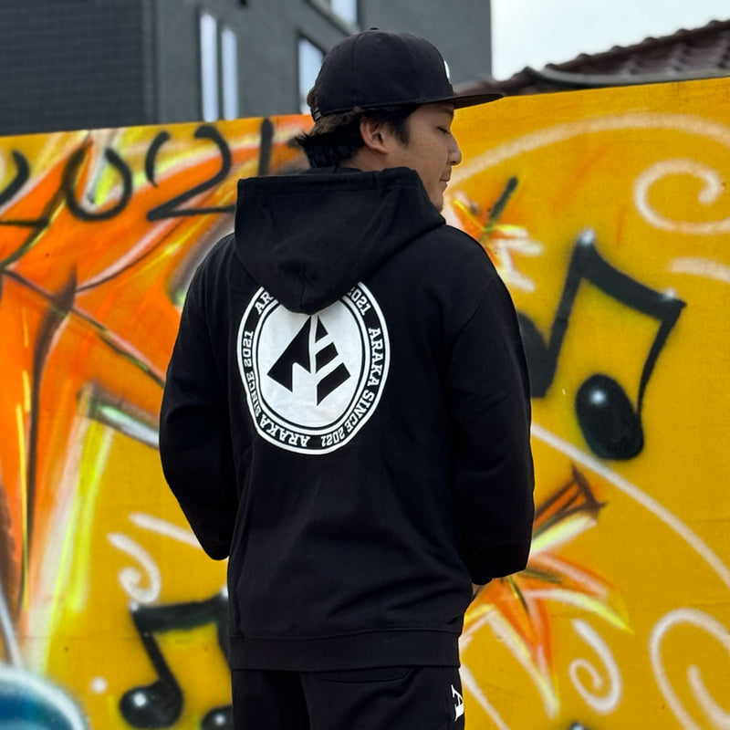 ARAKA CIRCLE LOGO ZIP HOODIE