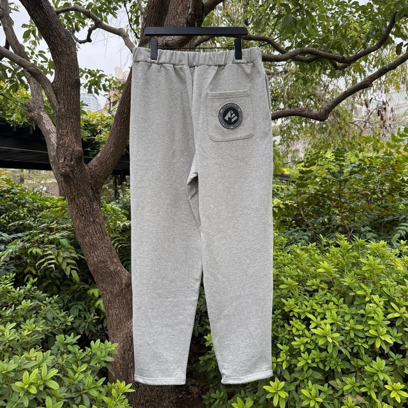 ARAKA LOGO SWEATPANTS