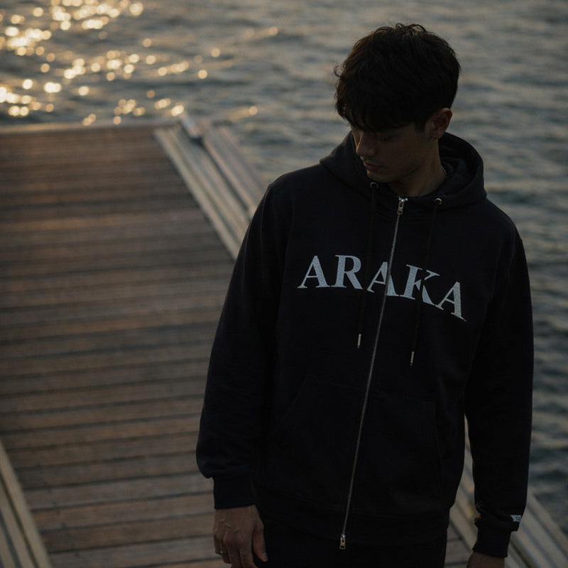 ARAKA ARCH LOGO ZIP HOODIE