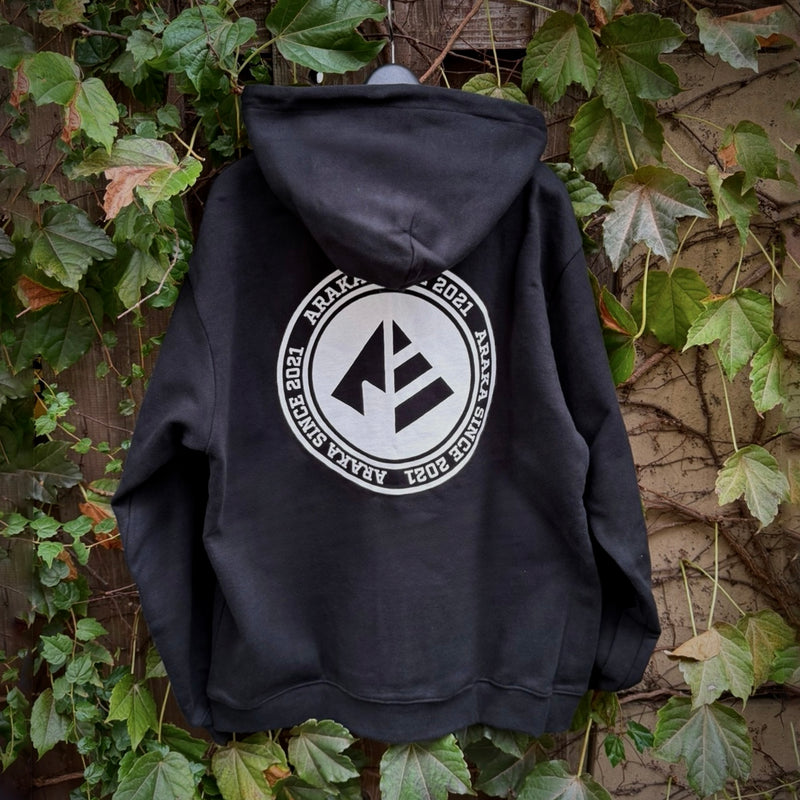 ARAKA CIRCLE LOGO ZIP HOODIE