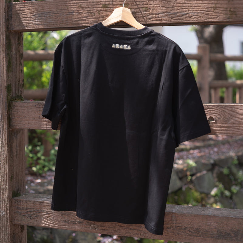 ARAKA NEON LOGO TEE