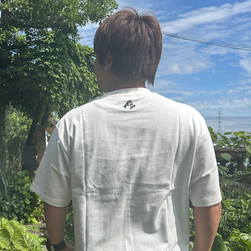 ARAKA GRAPHIC TEE (DOG TEE)